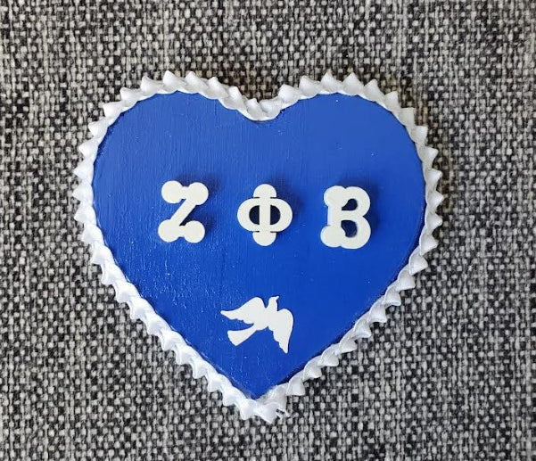 Ruffle heart wall hanger