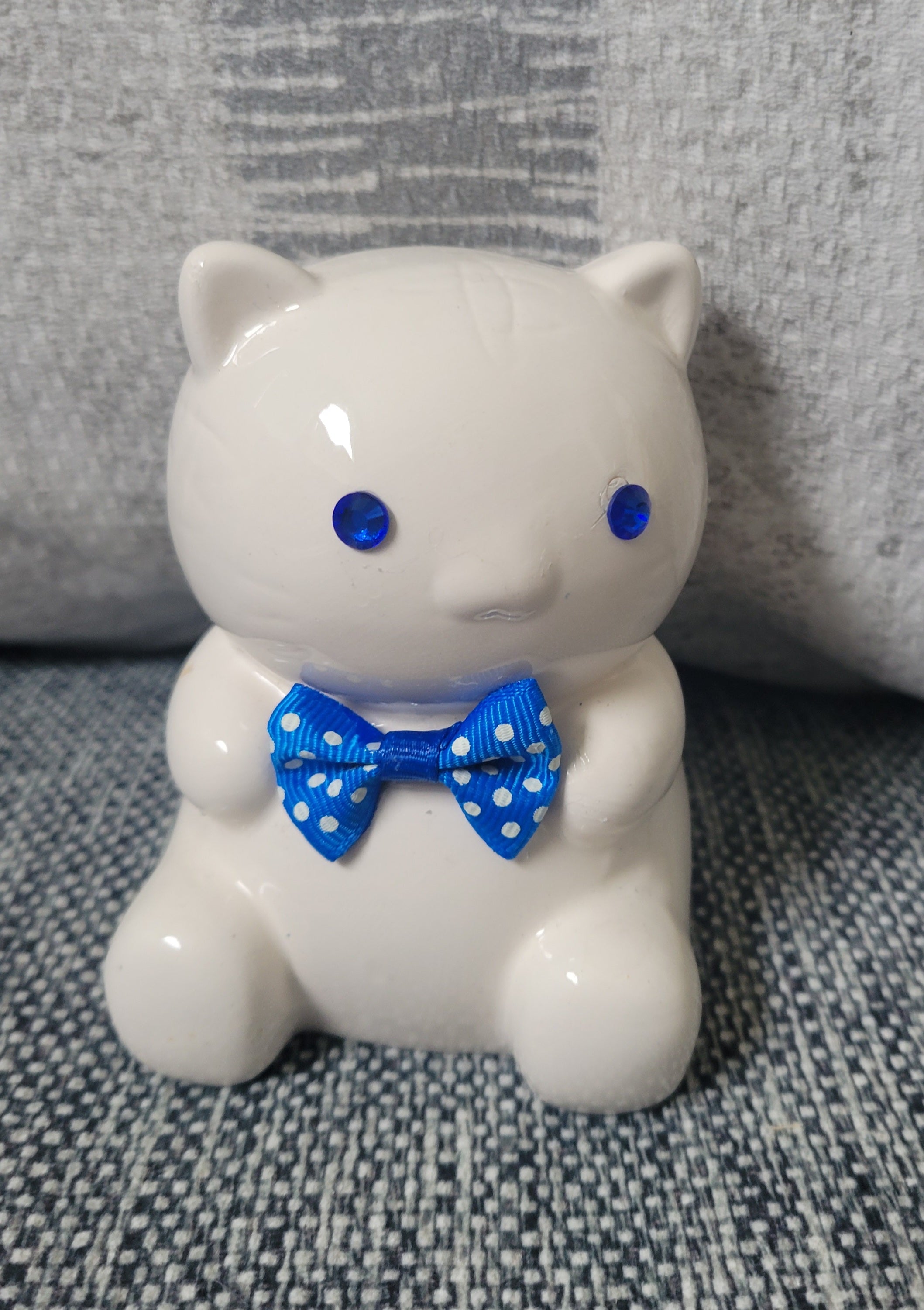 Cat piggy bank