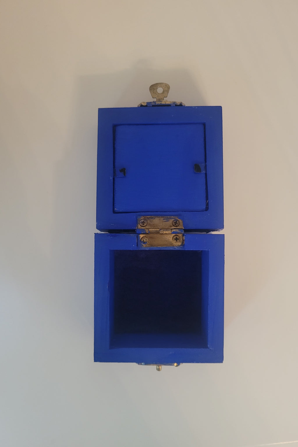 Flower pin box