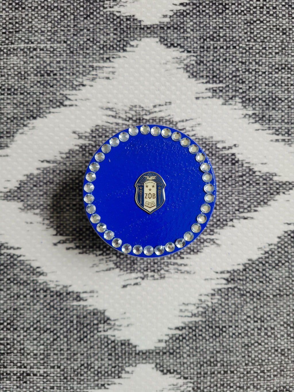 Small circle rhinestone shield jewelry box
