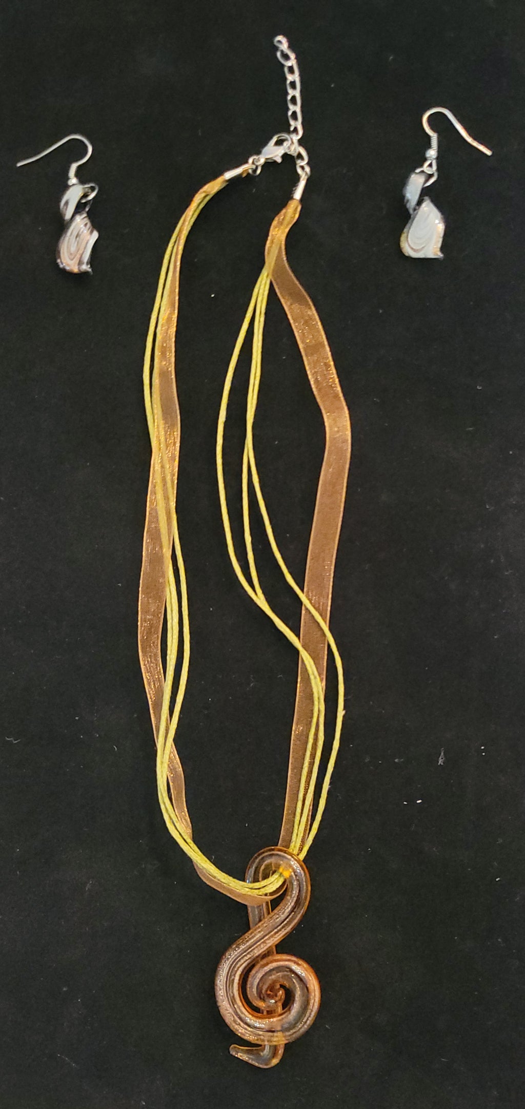 Glass jewelry set