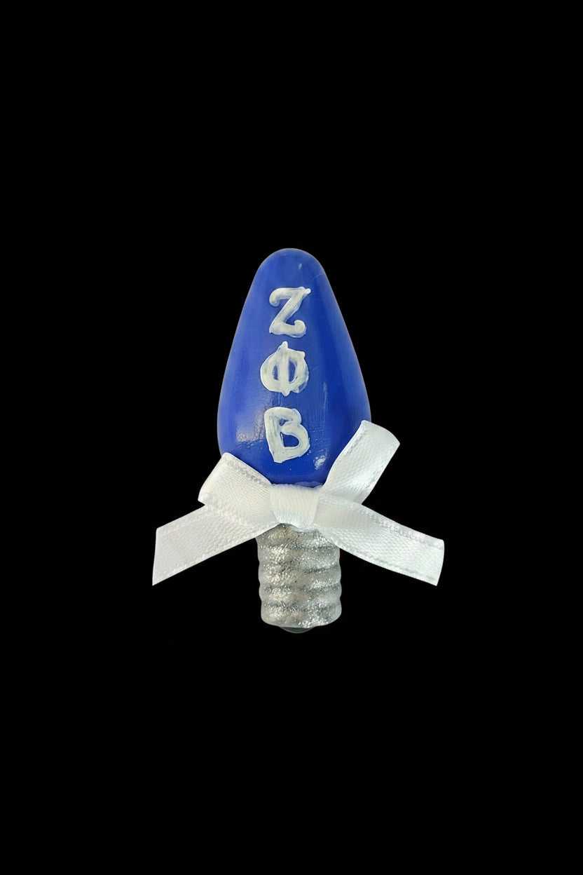 Light bulb lapel pin