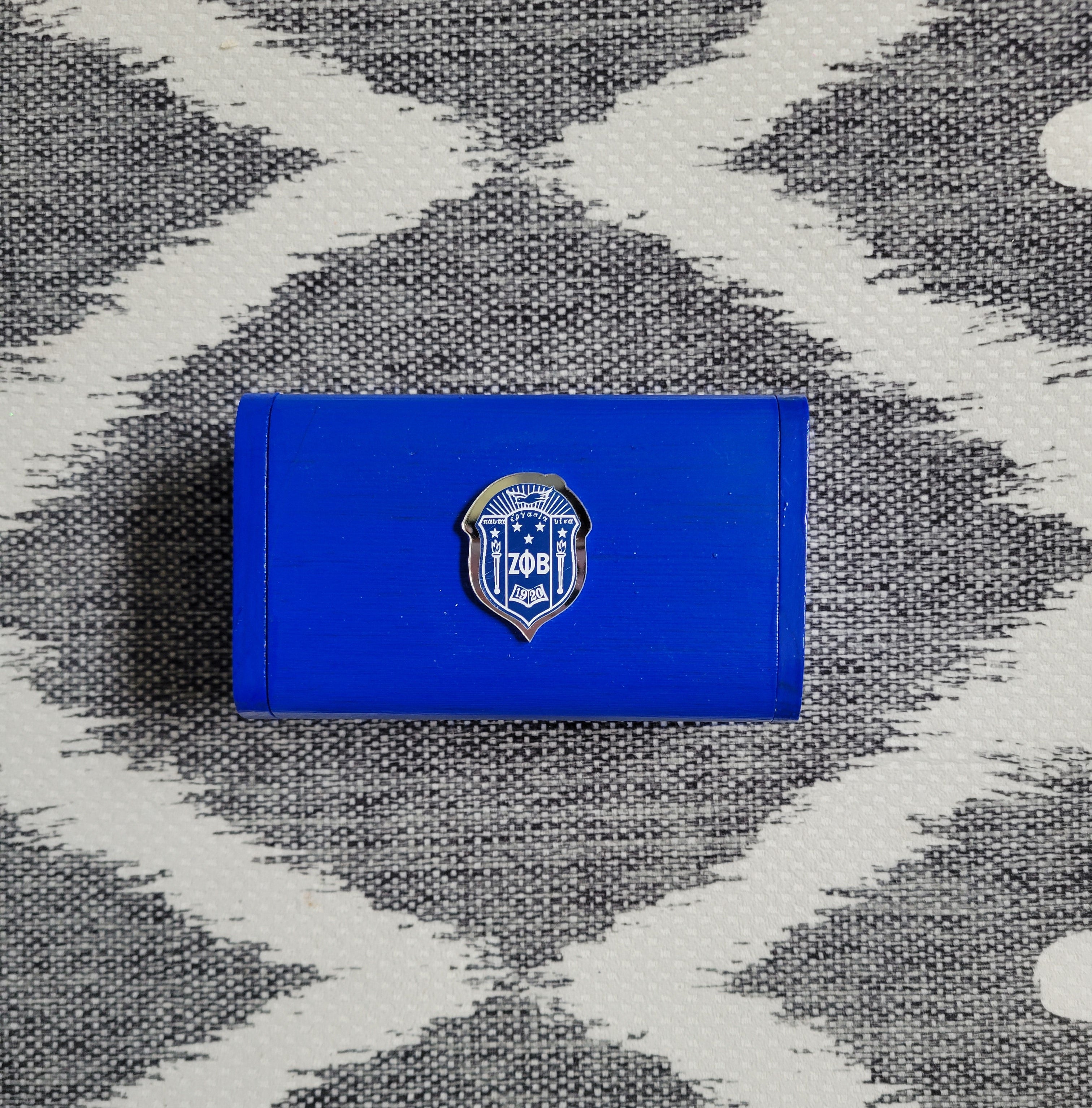 Zeta shield flip top jewelry box