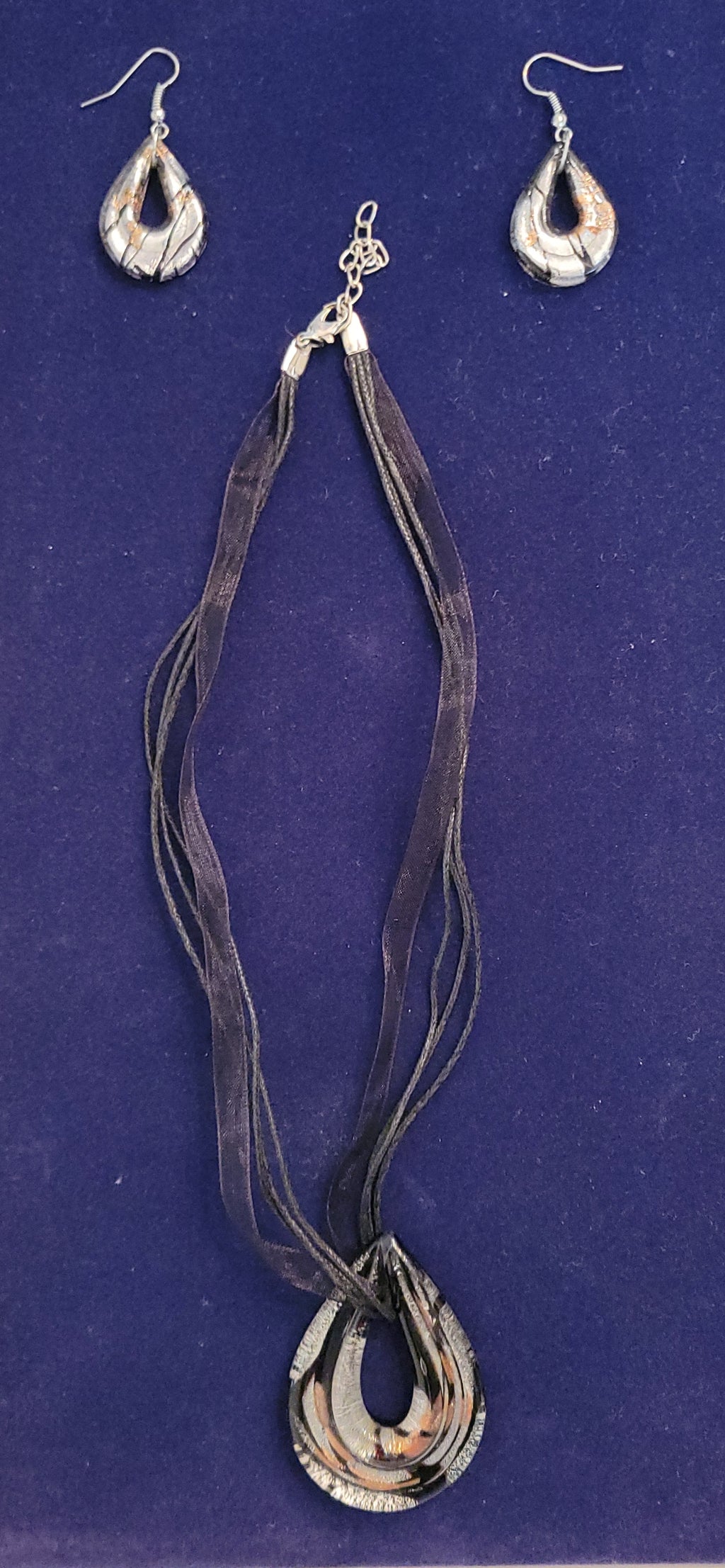 Glass jewelry set