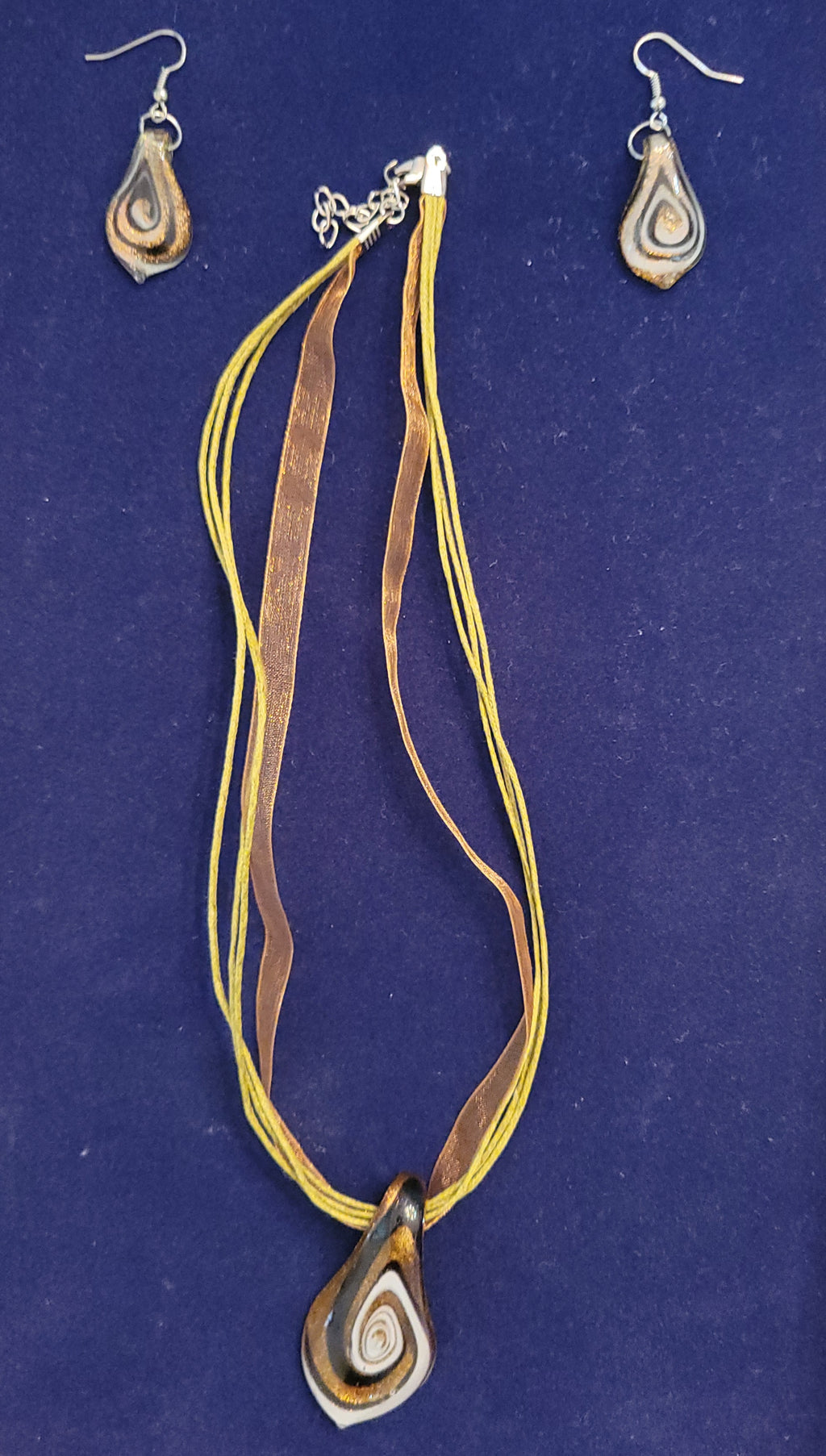 Glass jewelry set