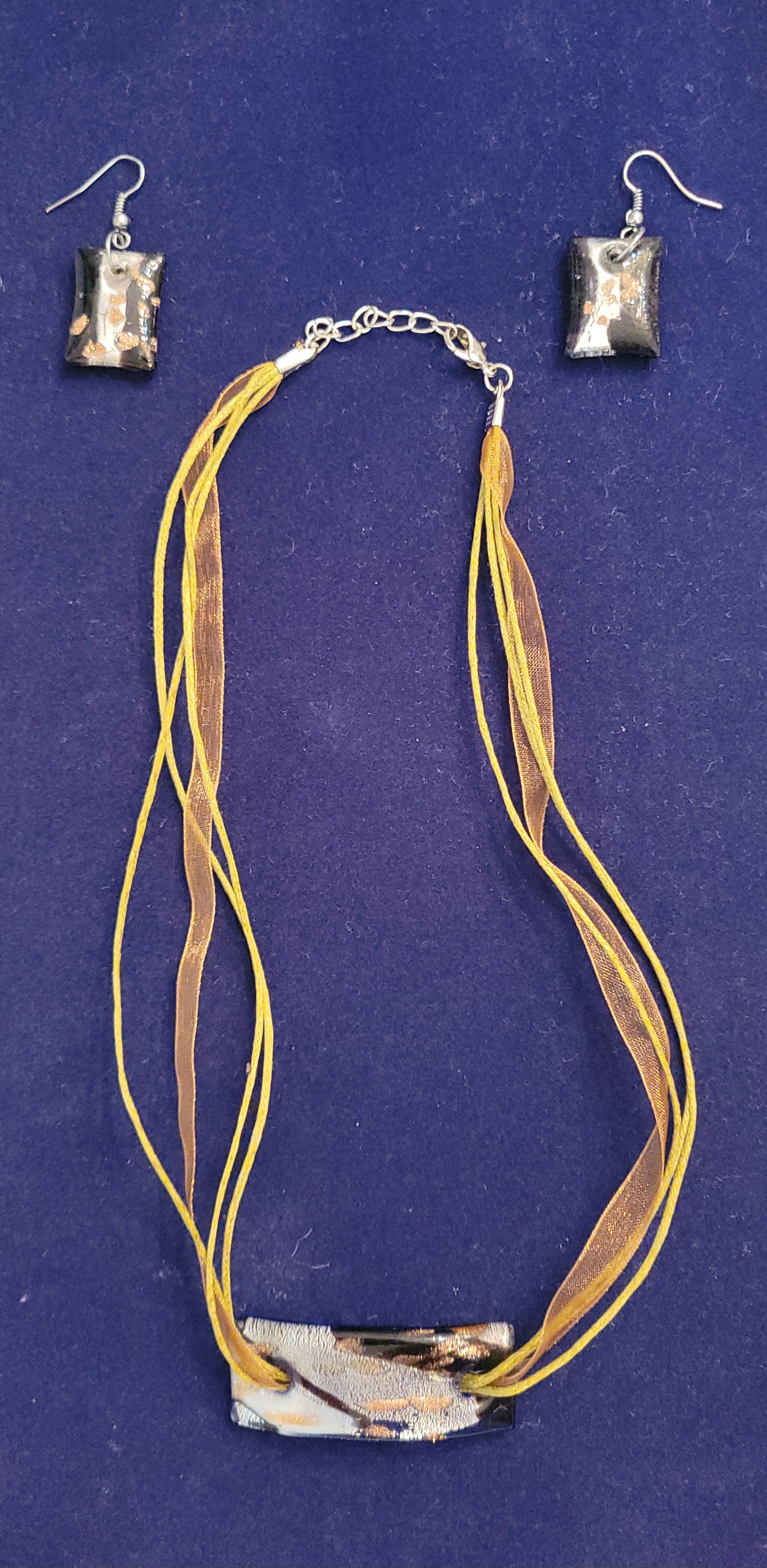 Glass jewelry set