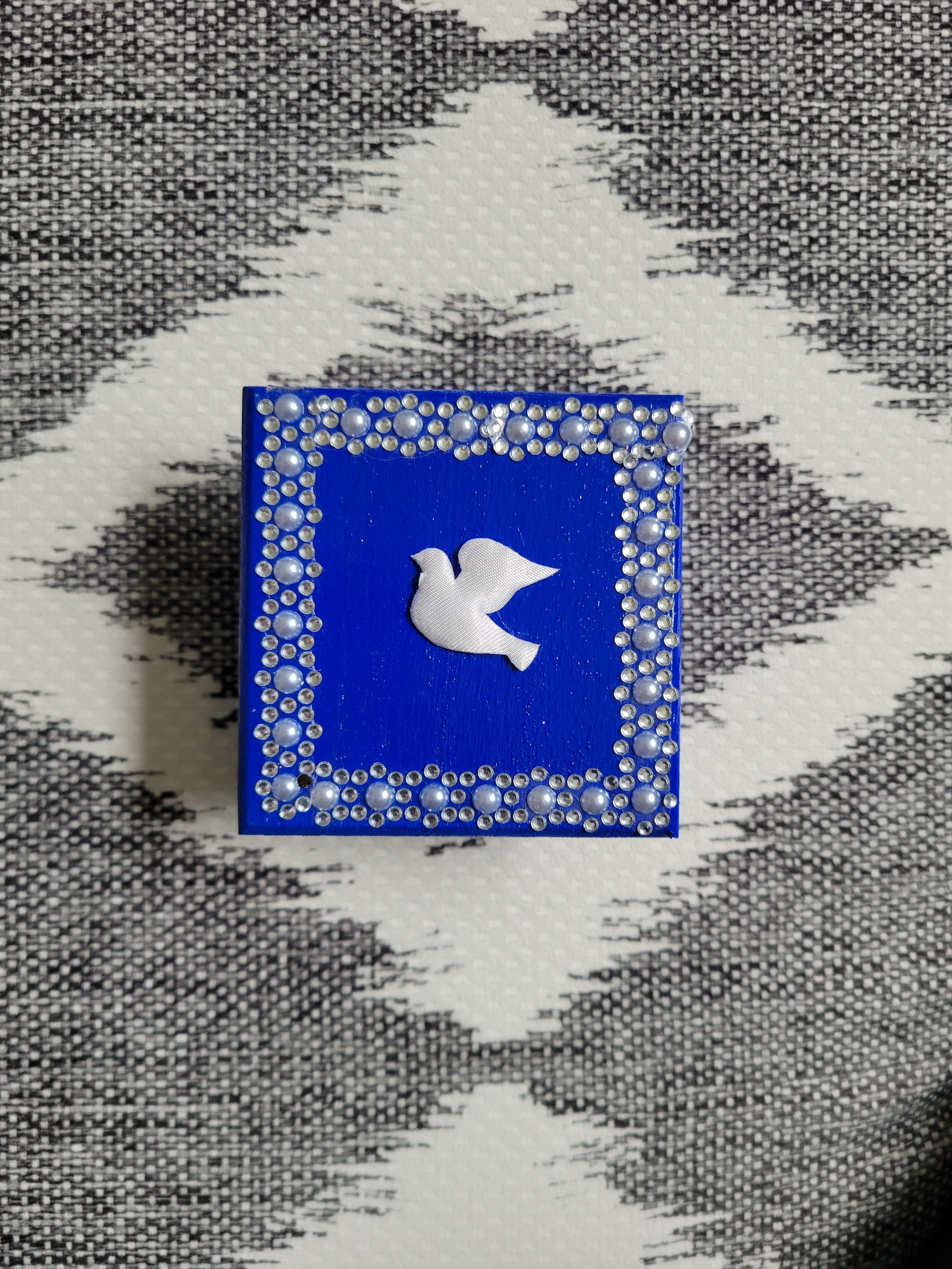 Small rhinestone dove jewelry box